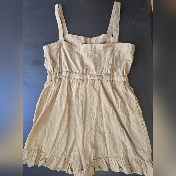 Olive Green Button-Front Romper with Tie Waist Pockets. Small. Juniors Women NWT - Picture 3 of 4